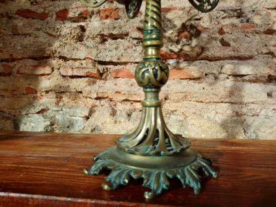 8 KOLLU AĞIRCA BİR PİRİNÇ ŞAMDAN