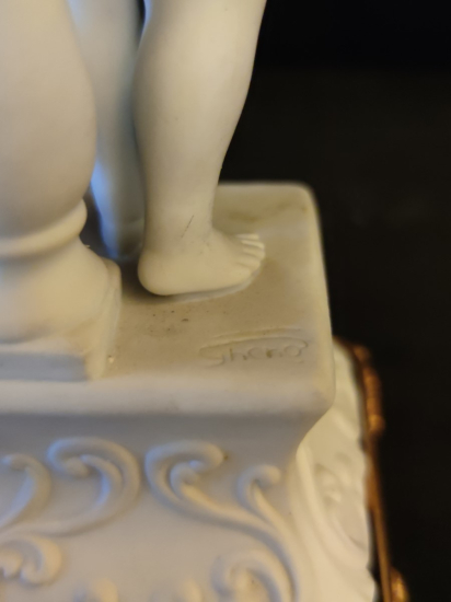 Bisküvi Bronz Kaideli İmzalı Biblo