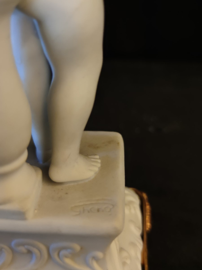 Bisküvi Bronz Kaideli İmzalı Biblo