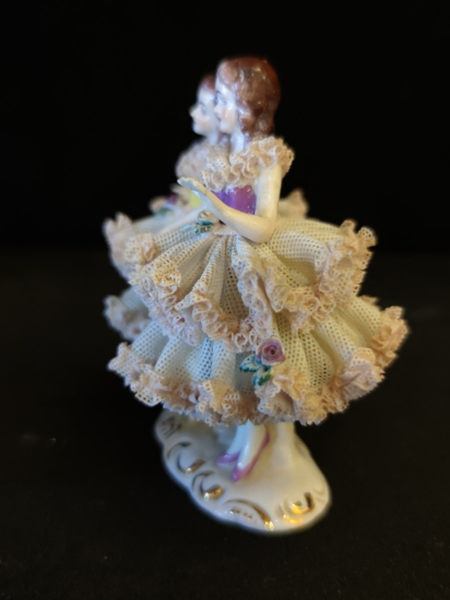 Dresden Dantelli Biblo