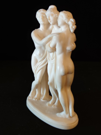 Mermer Tozu Kadın biblo