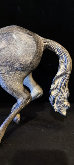 Metal At Büyük boy