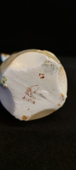 Austuria Vazo Damgalı