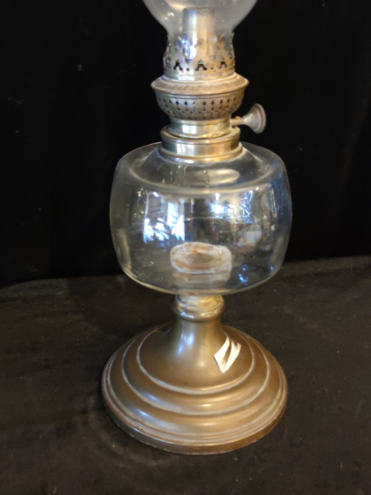 Bronz Ayaklı Cam Gövdeli Gaz Lambası