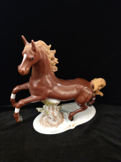 Porselen At Biblo Avrupa Damgalı