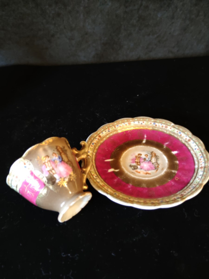 İngiliz Kahve Fincanı Dönem Yaşlılık izleri vardır