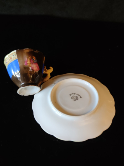 İngiliz Kahve Fincanı Dönem Yaşlılık izleri vardır