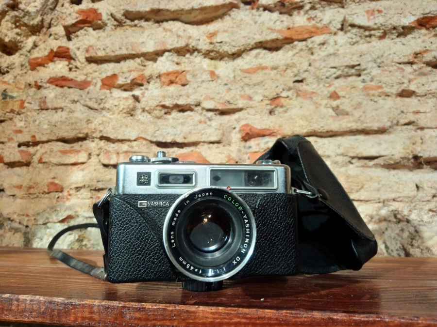 Yashica Fotoğraf makinesi  hemen al fiyatına özel %20 indirim.