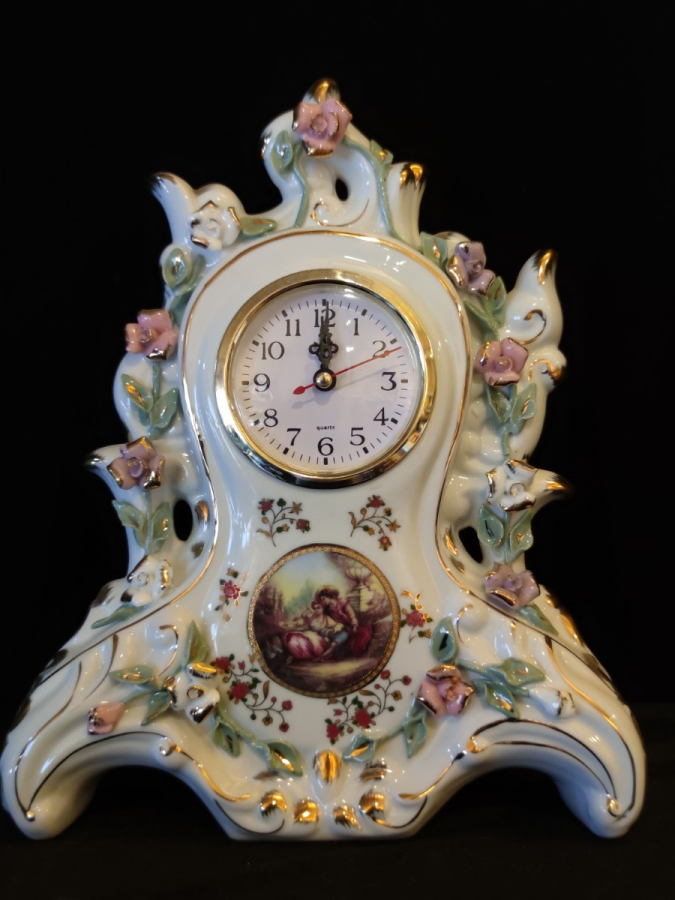 İtalian Porselen Quartz makinalı Saat