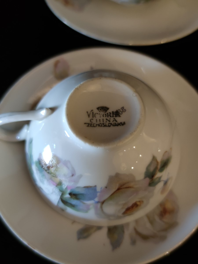 thumbVictoria Bone china 3 Adet Fincan ve Tabak